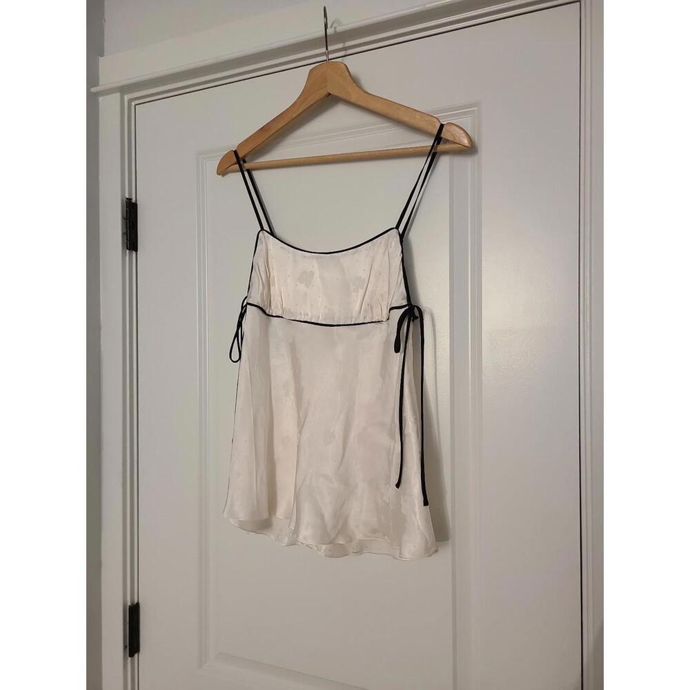 NWT Alice McCall Hotel Lobby Yop